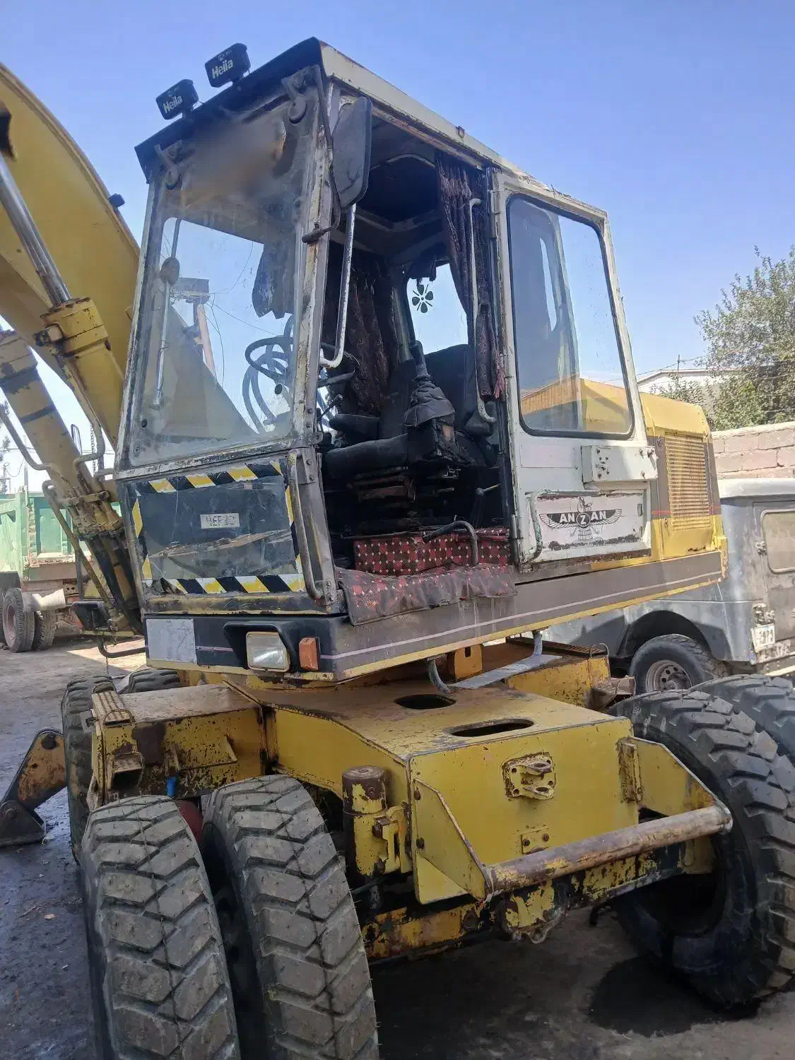 فروش نقدی بیل مکانیکی هپکو لاستیکی|خودرو سنگین|کرمان, |دیوار