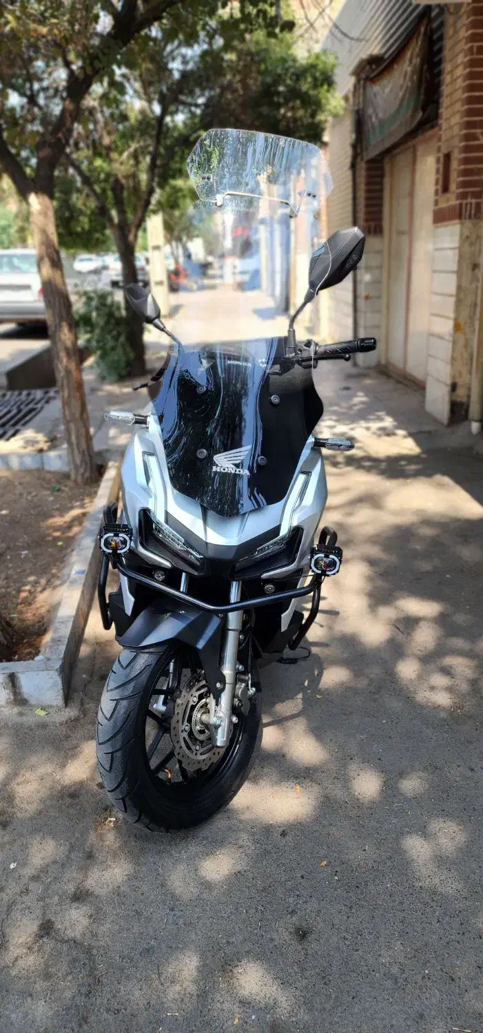 هوندا adv برند توسن|موتورسیکلت|قم, نیروگاه|دیوار