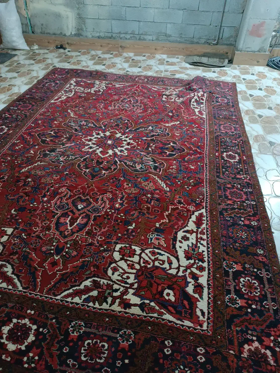 فرش|فرش|عجب شیر, |دیوار