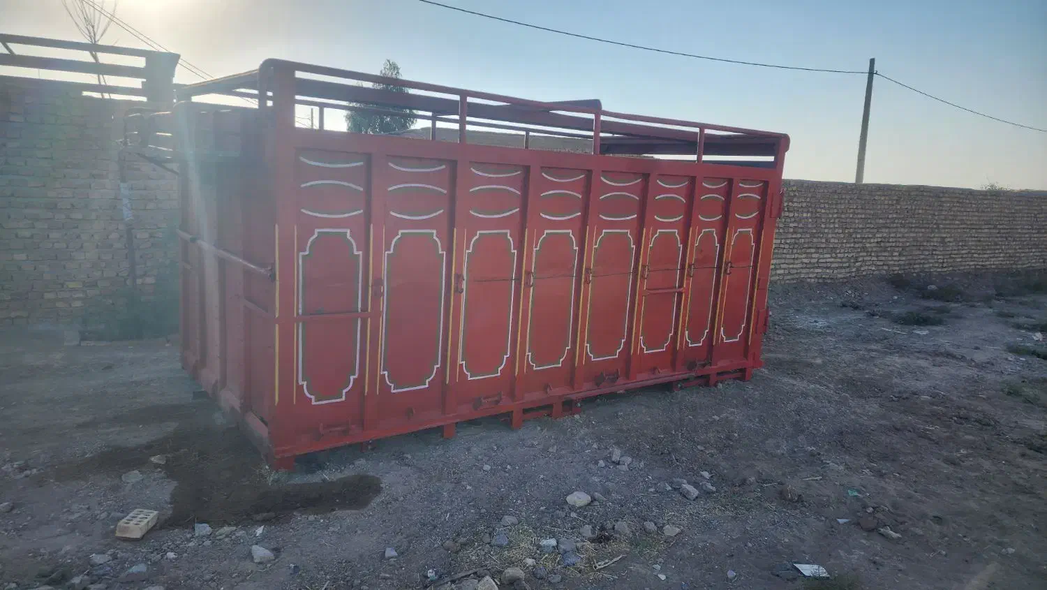 اتاق باری مخصوص گاوه کشی|خودرو سنگین|حنا, |دیوار