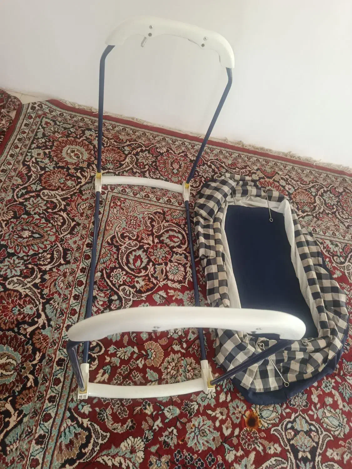 گهواره|اسباب و اثاث بچه|بروجرد, |دیوار