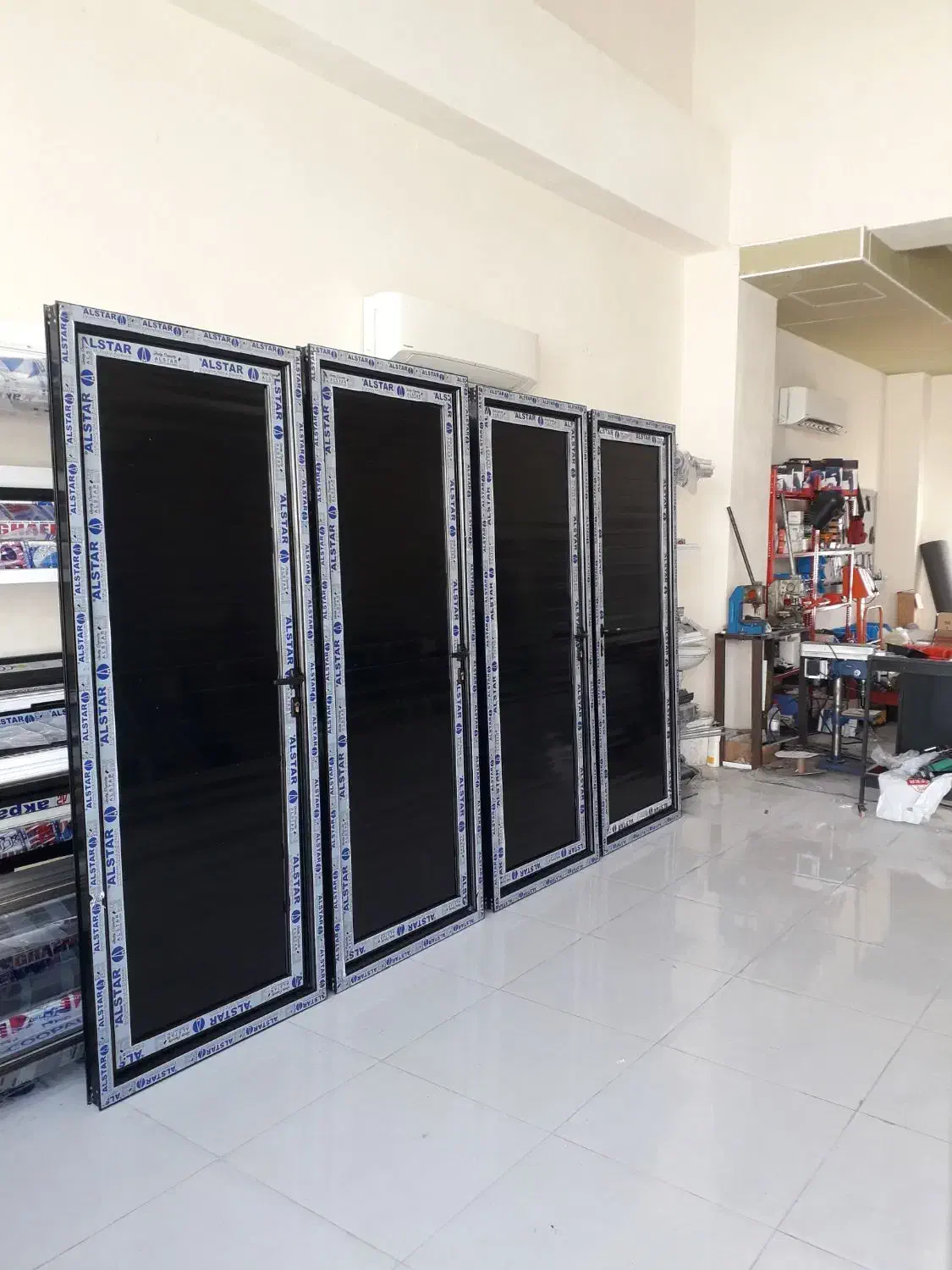 نیرو وکارگر ساده یا ماهردرکارگاه تولید درب وپنجره|استخدام صنعتی، فنی، مهندسی|کیش, |دیوار