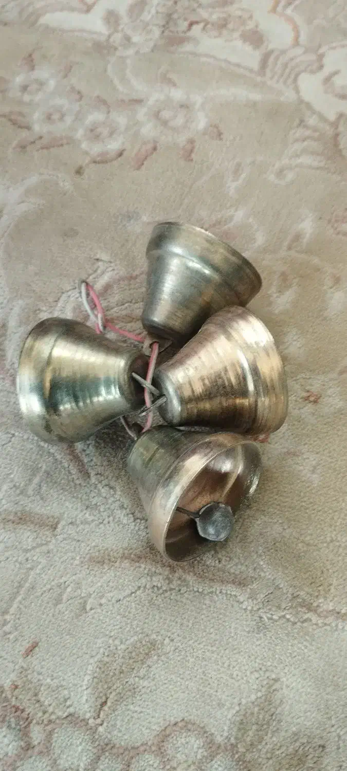 تعدادی زنگوله و قرقرچه|کلکسیون اشیاء عتیقه|کاشان, فاز ۲ ناجی آباد|دیوار