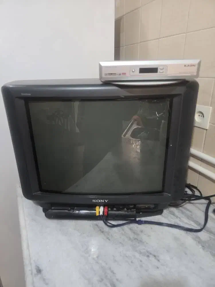 تلویزیون سونی ۲۱ اینج|تلویزیون و پروژکتور|سنندج, |دیوار