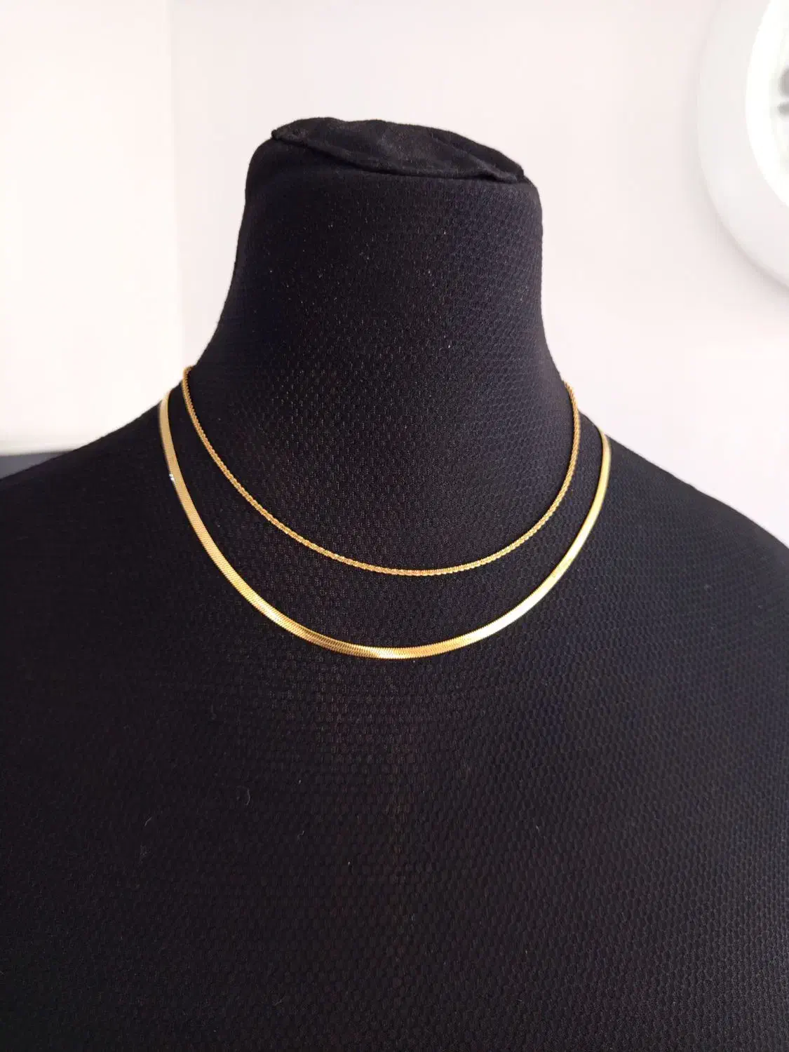 زنجیر گردنبند|بدلیجات|گلبهار, شهر جدید گلبهار|دیوار