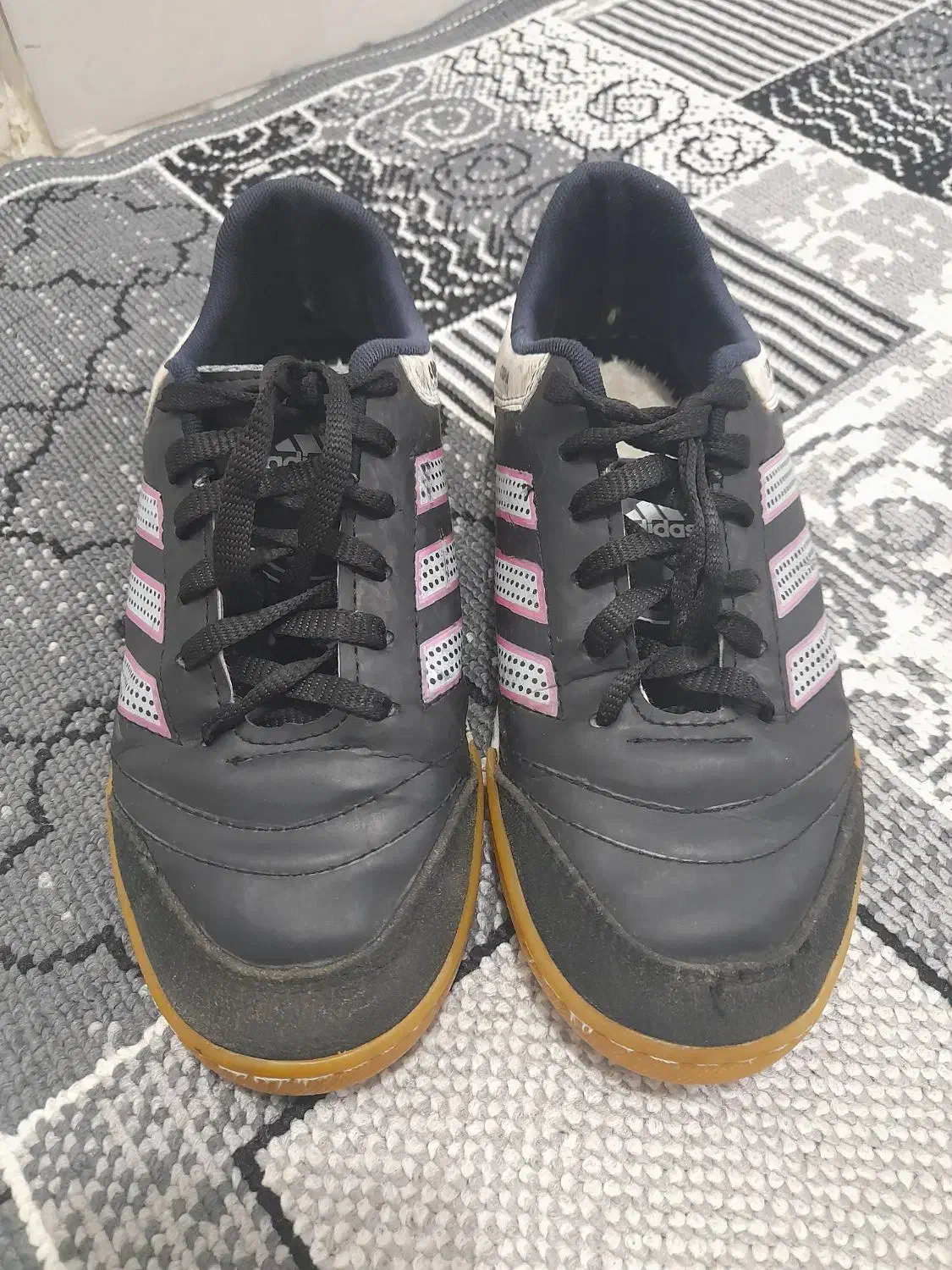 کفش ورزشی|کیف، کفش، کمربند|سقز, |دیوار