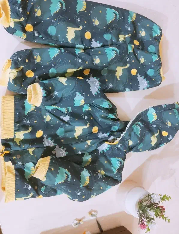 کاپشن شلوار سا تو پشمی و دورس ۳ تا ۴ سال|کفش و لباس بچه|شاهینشهر, خبرنگار|دیوار