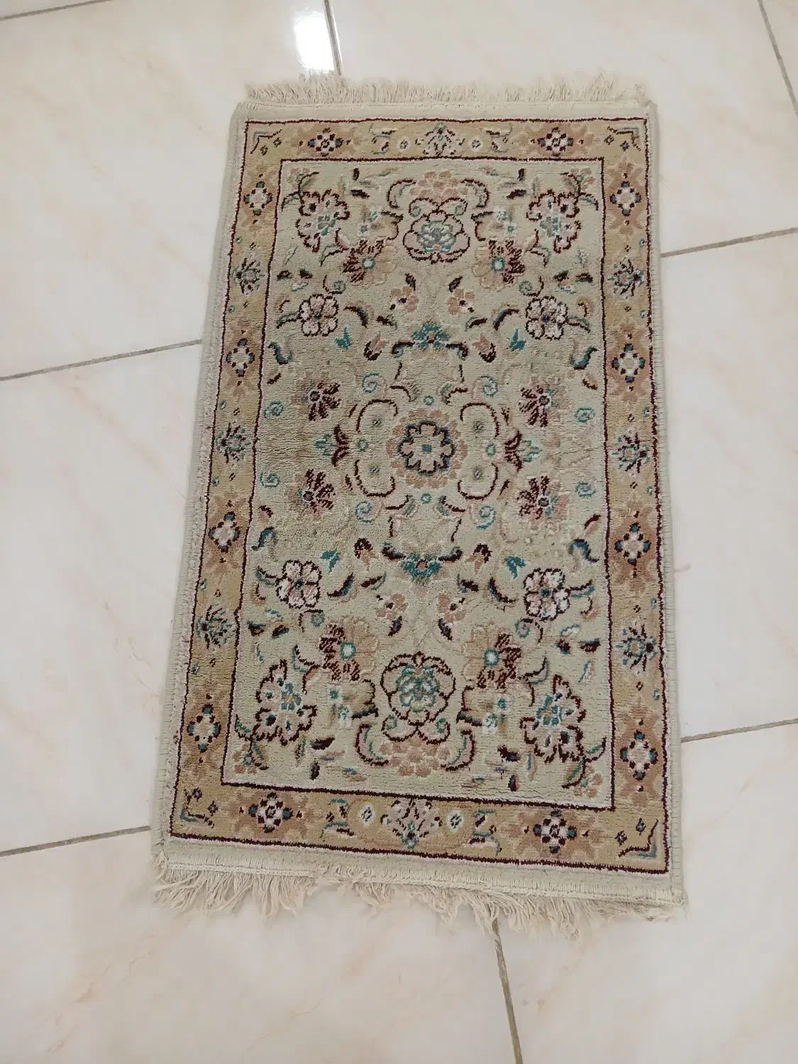 1عدد قالیچه کوچک سالم هیچ مشکلی ندارد .|پادری|اهواز, کمپلو شمالی|دیوار