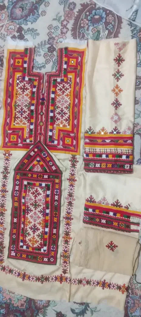 لباس دست دوز با رنگ جدید و جذاب|لباس|ایرانشهر, |دیوار