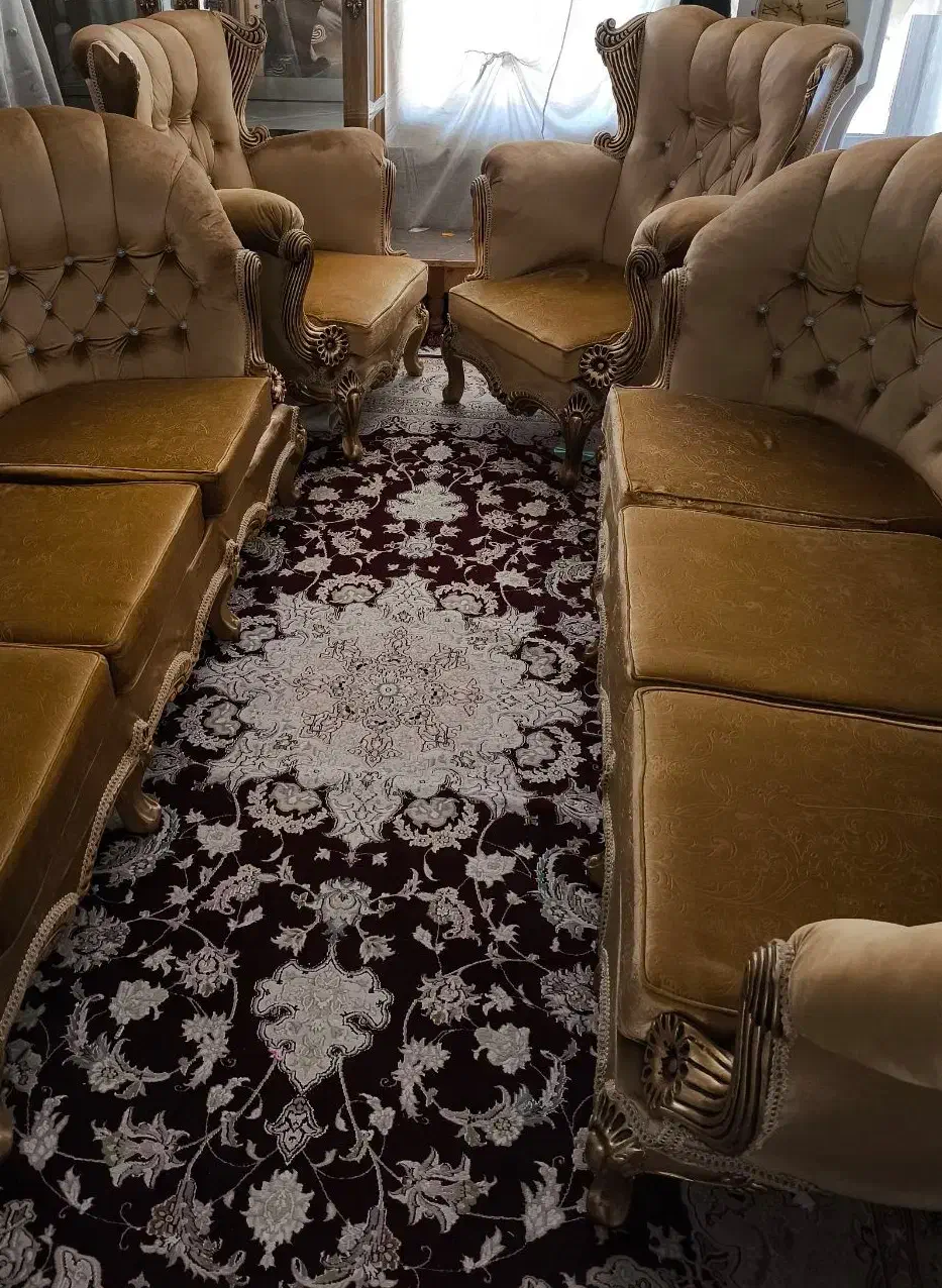 مبلمان ۸ نفره، ویترین پارتیشن، کتیبه پرده|مبلمان خانگی و میز عسلی|اصفهان, جنیران (لادان)|دیوار