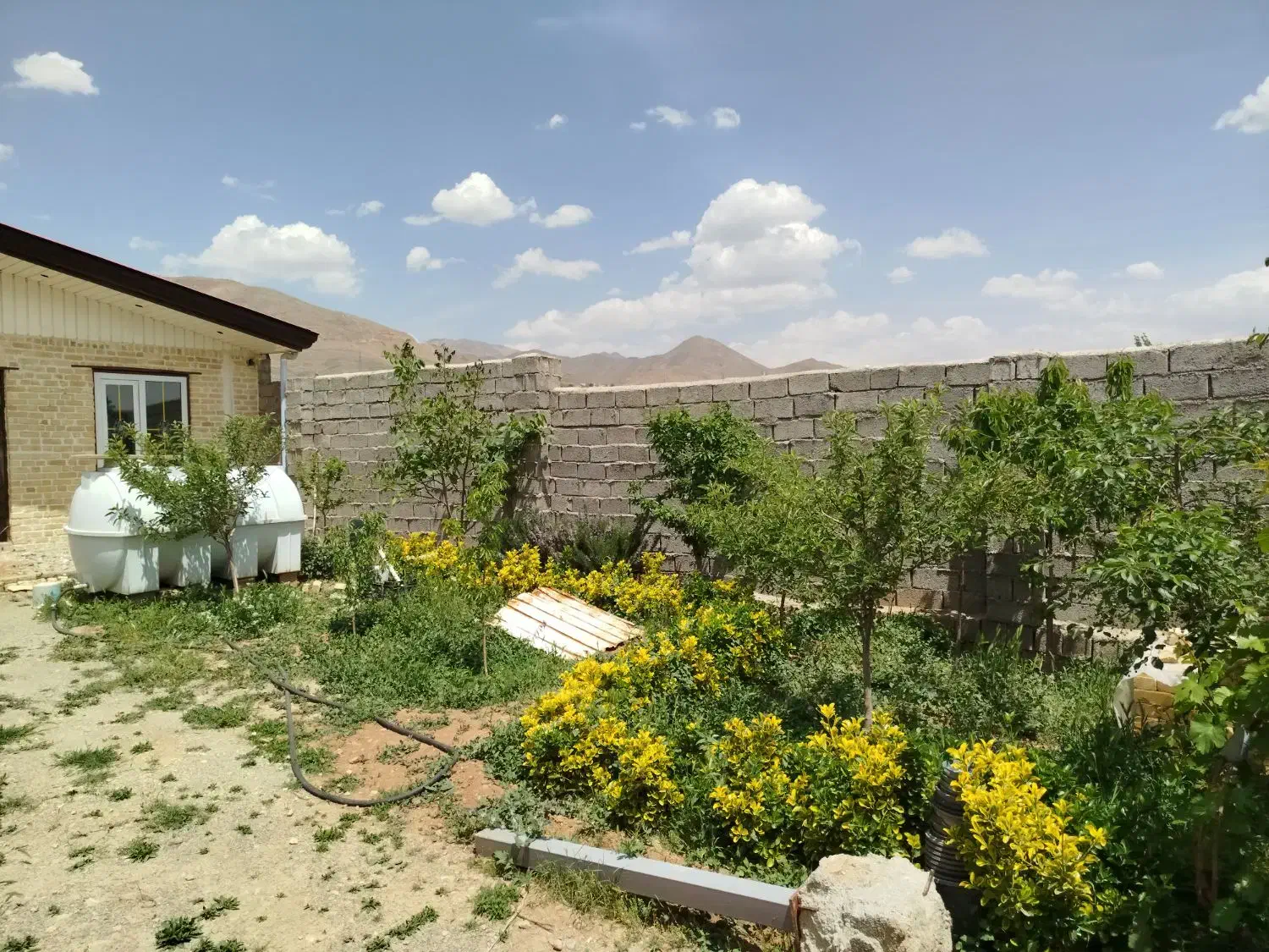 فشند باغچه نیمه کاره|فروش خانه و ویلا|هشتگرد, فشند|دیوار