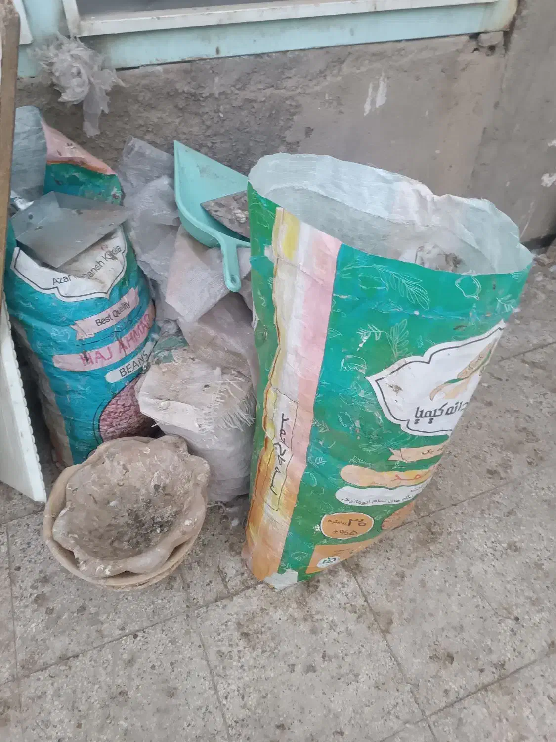 فضله وبارکبوتر|خدمات باغبانی و درختکاری|نیشابور, خط کاشمر|دیوار