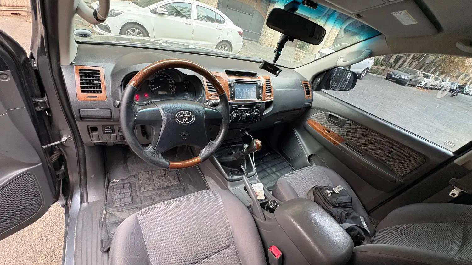 هایلوکس ۲۰۱۲|خودرو سواری و وانت|تهران, نیاوران|دیوار