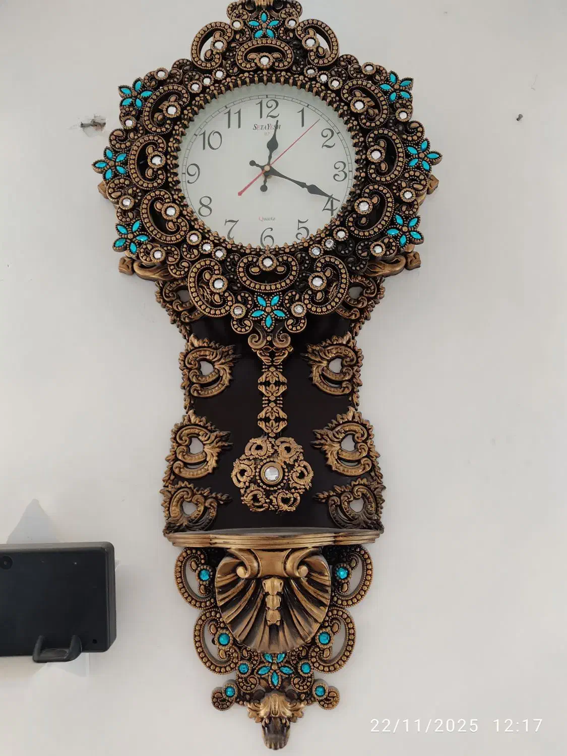 ساعت یک سال کار کرده بدون زدگی وهیچ مشکلی|ساعت دیواری و تزئینی|آبدانان, |دیوار