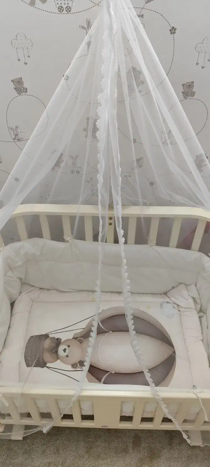 گهواره نو،قابلیت تکان دادن را دارد|تخت و سرویس خواب|تهران, خزانه|دیوار