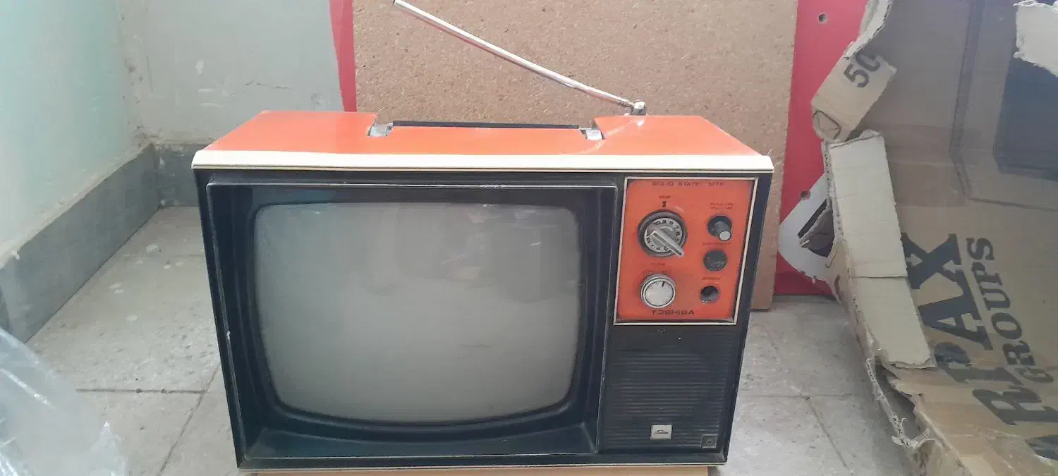 تلوزیون کلوکسیونی|تلویزیون و پروژکتور|بروجرد, |دیوار