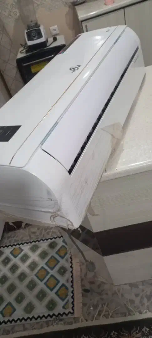 تعدادی اسپیلت کم کارکرد و سالم|کولر گازی و فن‌کوئل|بم, |دیوار