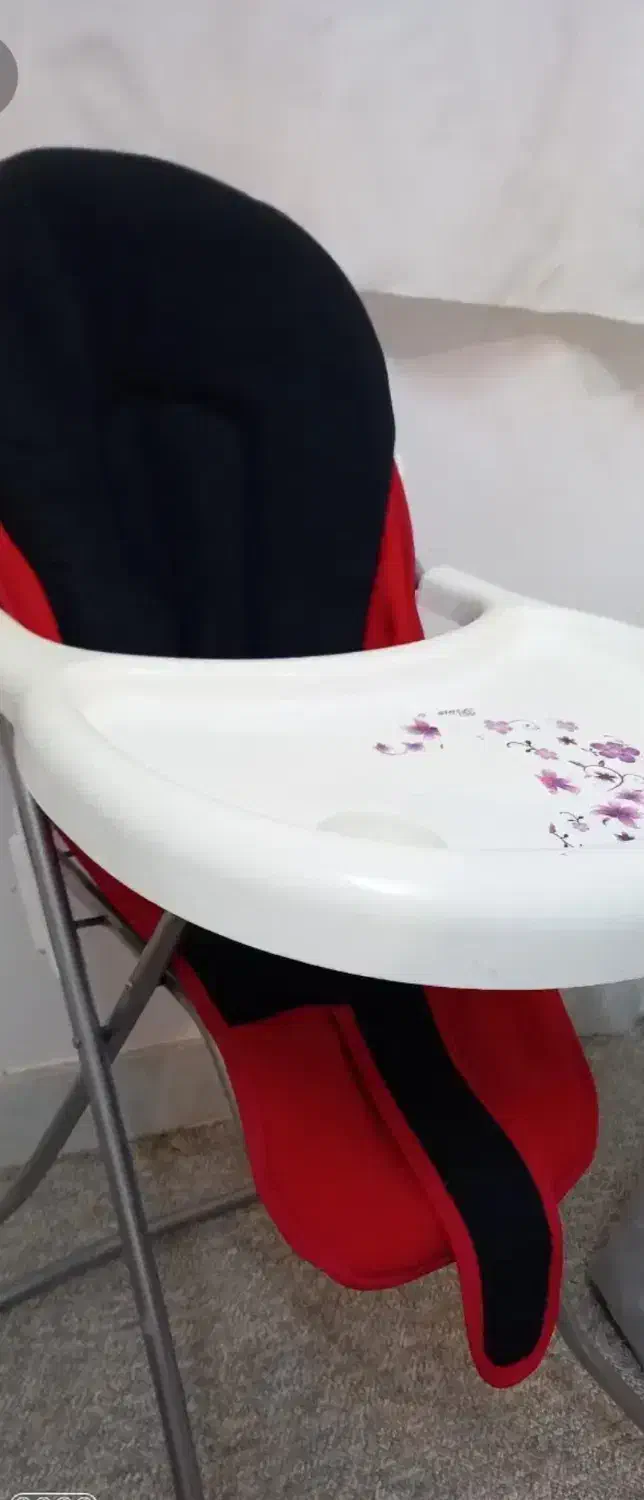 صندلی غذای کودک تاشو|تخت و صندلی بچه|قم, براسون|دیوار