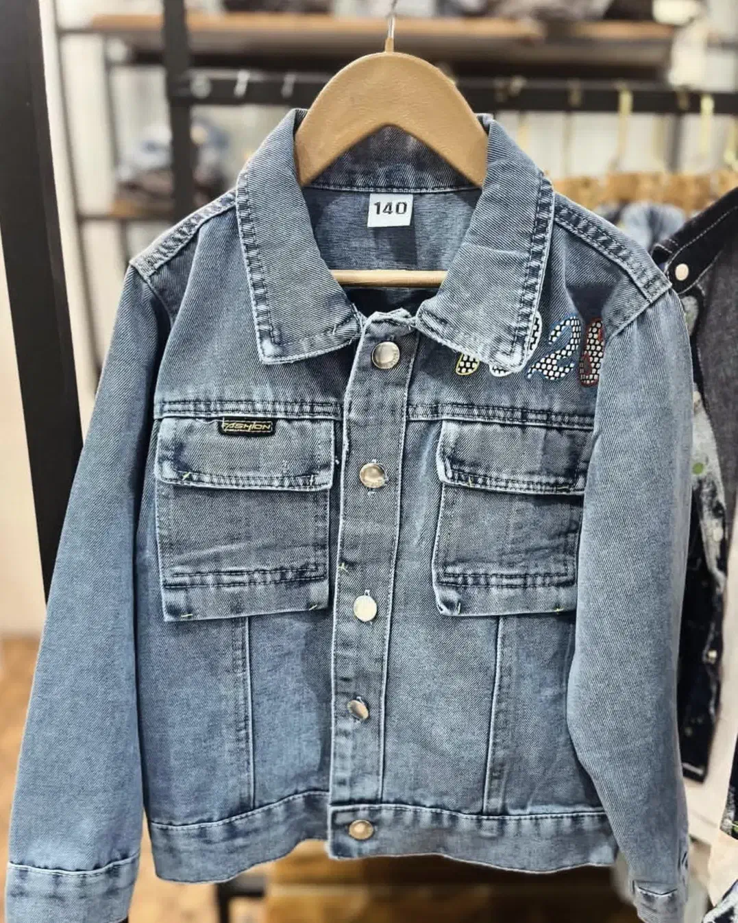 فروش تعدادی پوشاک بچه گانه به قیمت عمده|کفش و لباس بچه|سیرجان, |دیوار