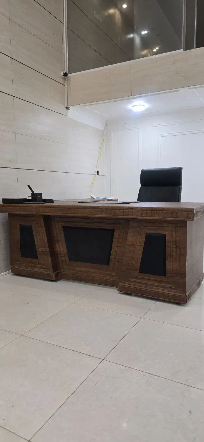 فروش فروشی تجهیزات اداری در حد نو|مبلمان اداری|یزد, |دیوار