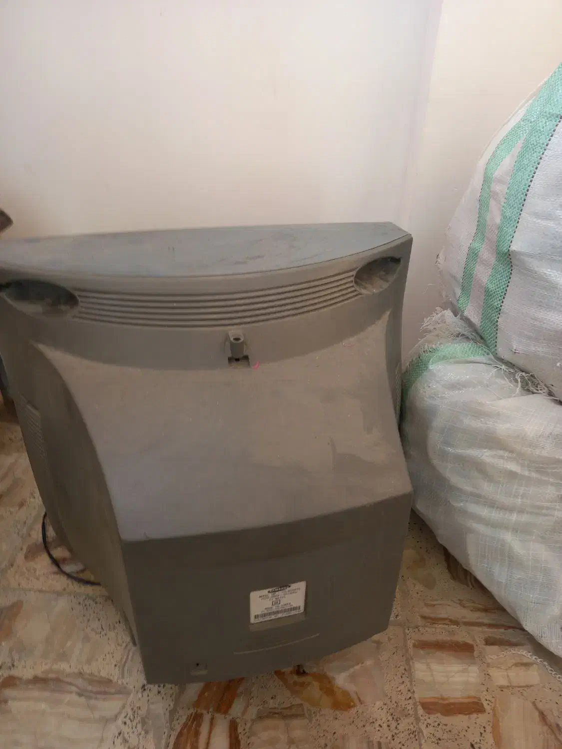 تلویزیون ال جی ۲۱ خیلی تمیز|تلویزیون و پروژکتور|گنبد کاووس, |دیوار