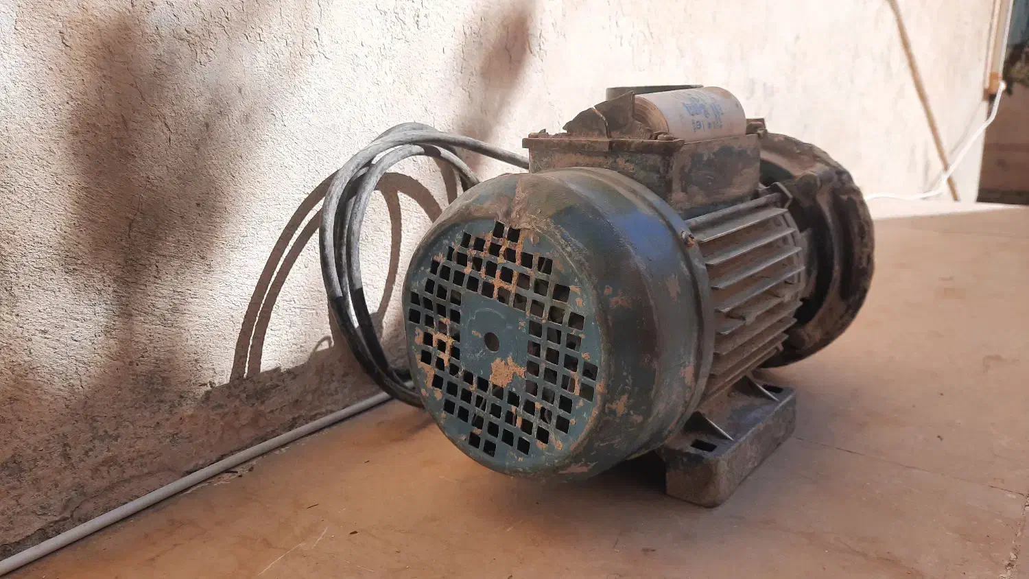 پمپ آب ۲ نیم اینچ|مصالح و تجهیزات ساختمان|صدرا-فارس, فاز ۱|دیوار