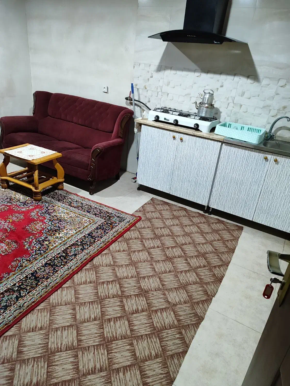 سوییت یک خوابه دو خوابه بدون واسطه پارکینگ دار|اجارهٔ کوتاه‌مدت آپارتمان و سوئیت|خرم‌آباد (تنکابن), |دیوار