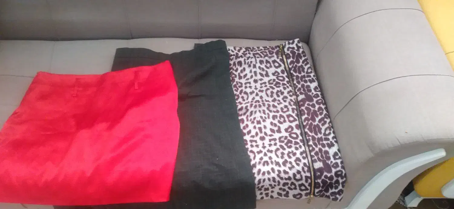 دامن گرم|لباس|نیشابور, بلوار گلها|دیوار