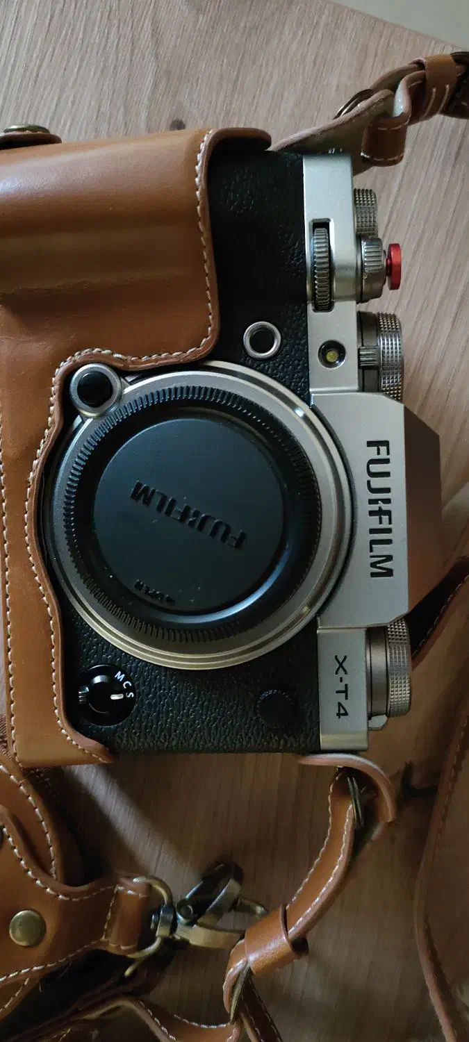 بادی فوجی فیلم ایکس تی فور به همراه لوازم جانبی|دوربین عکاسی و فیلمبرداری|تهران, مهران|دیوار