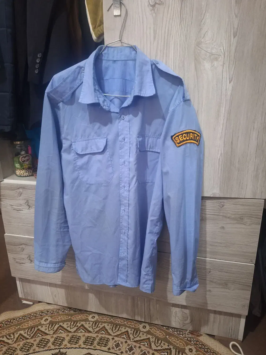 کاپشن حراست ، لباس|لباس|شیراز, پانصد دستگاه ارتش|دیوار