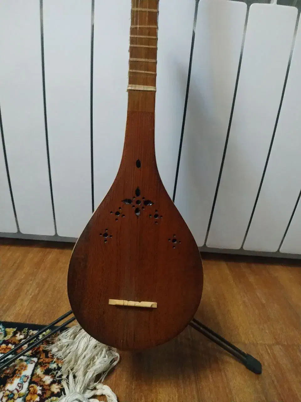 سه تار برند|سازهای سنتی|هشتگرد, شهرک مهستان ۱|دیوار