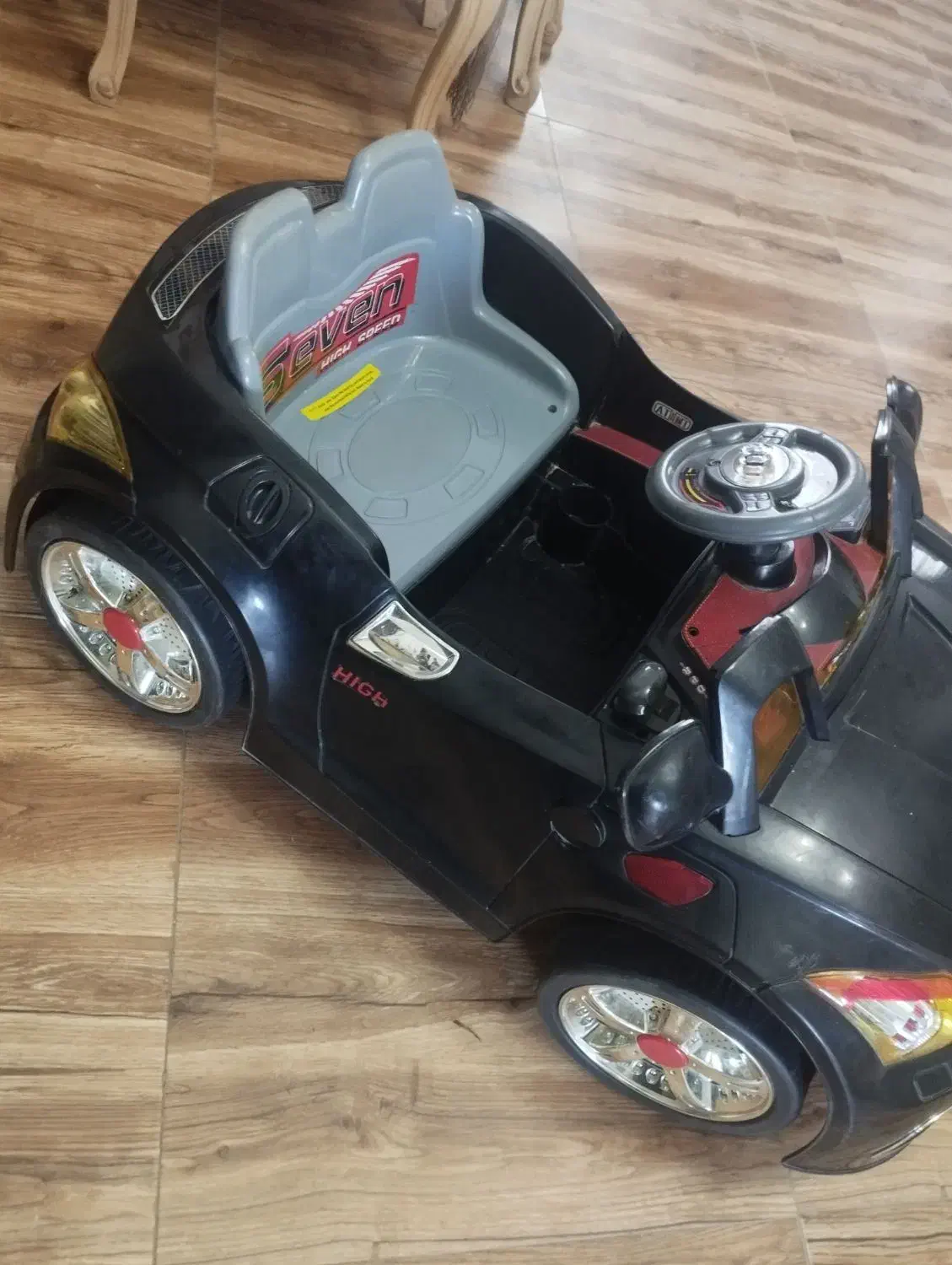 ماشین کنترلی|اسباب‌بازی بچه|قرچک, پویینک|دیوار