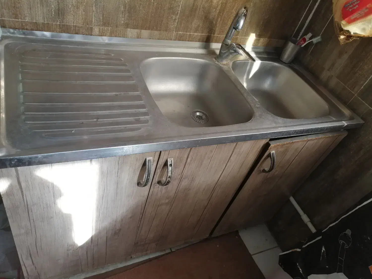 ابچکان|آب‌چکان و نظم‌دهنده ظروف|ابهر, |دیوار