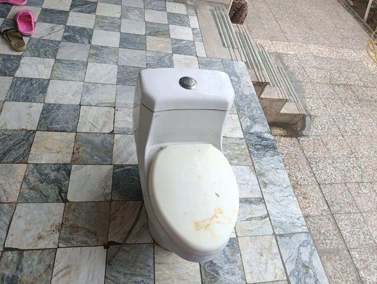 دستشویی فرنگی|لوازم سرویس بهداشتی|خرم‌آباد, |دیوار