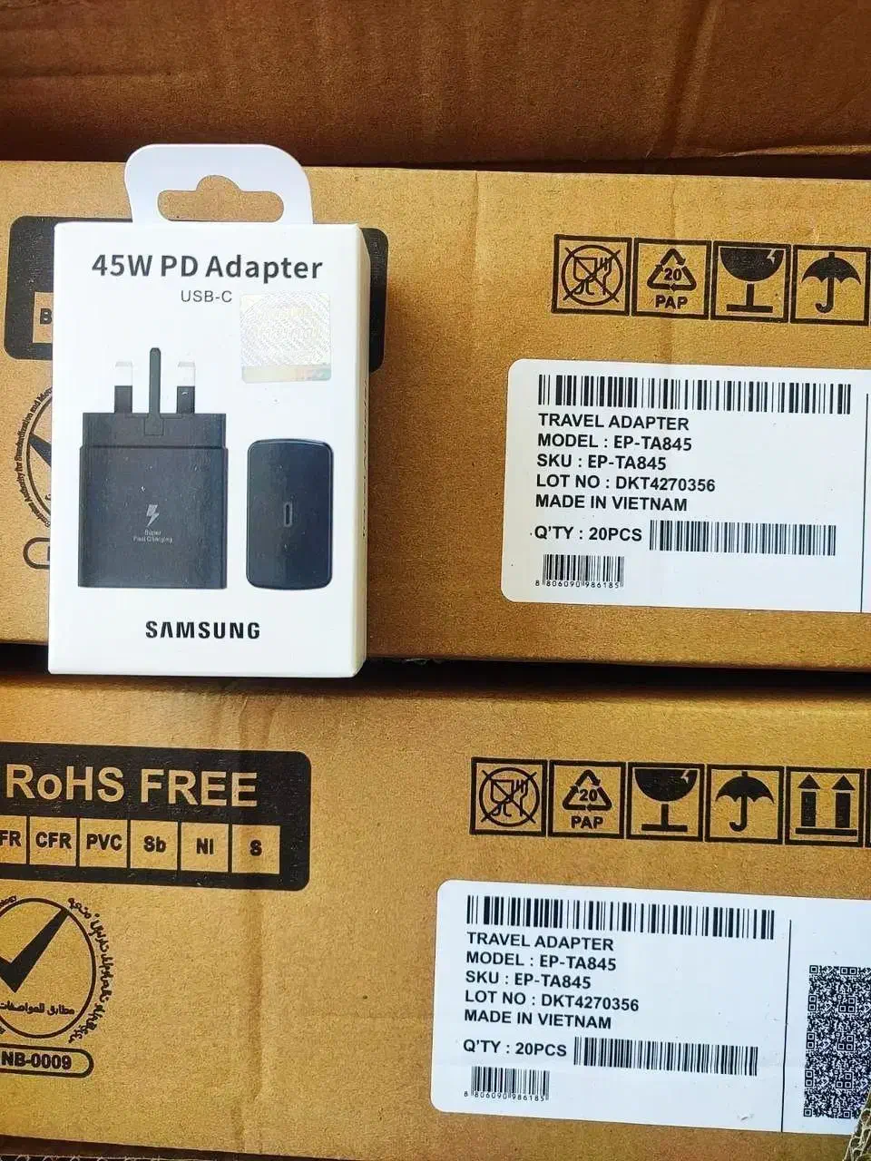 انواع شارژر سامسونگ و شیائومی اصل و فیک|لوازم جانبی موبایل و تبلت|اراک, |دیوار