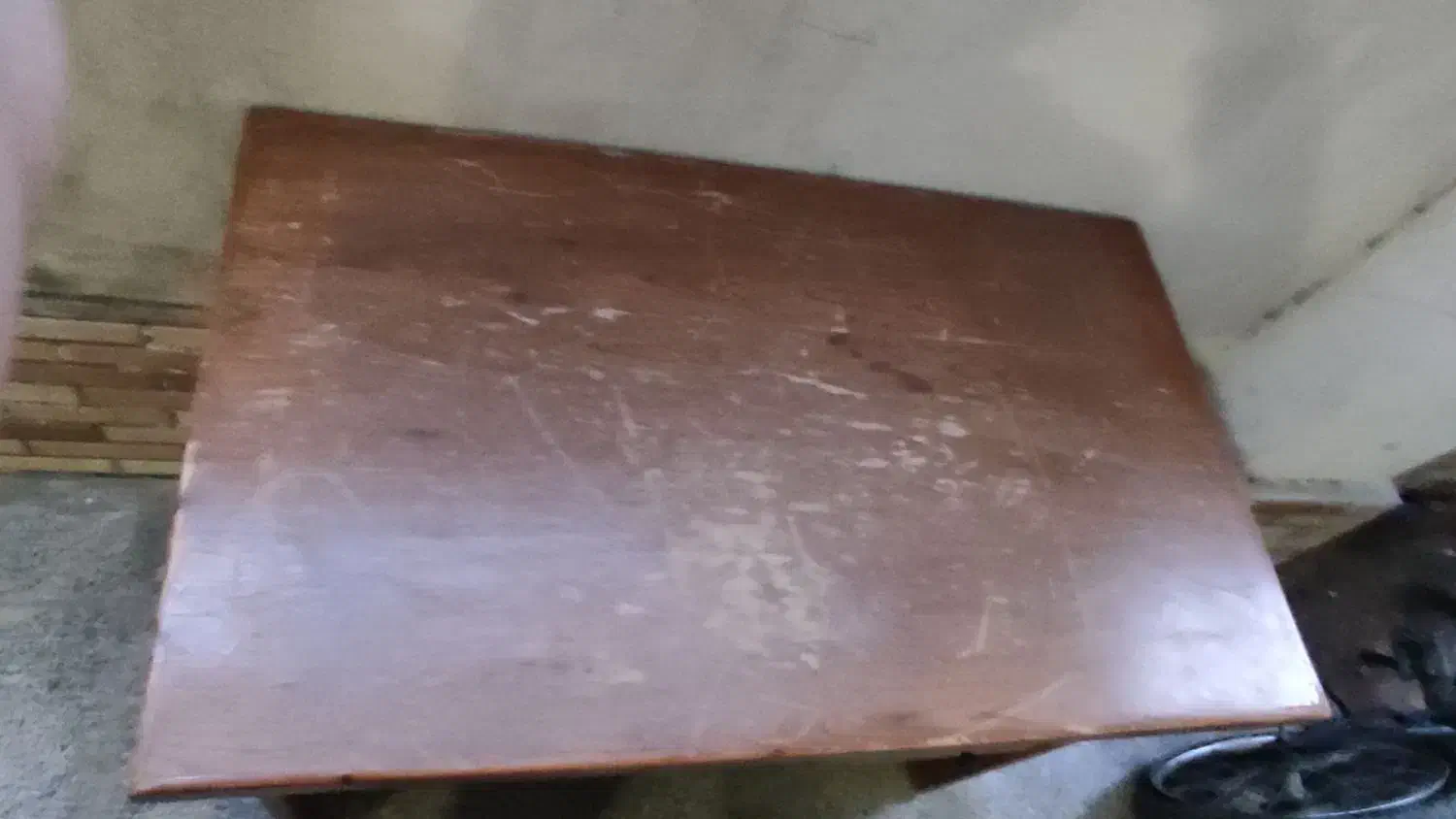 میز تحریر سالم و با کیفیت با چوب عالی|میز تحریر و کامپیوتر|زیرآب, |دیوار