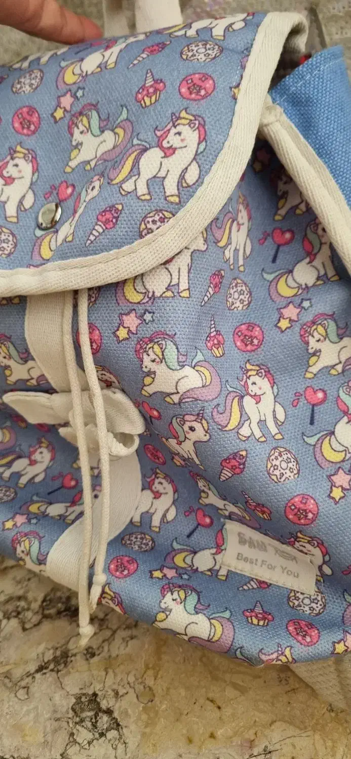 کوله و صندل دخترانه در حد نو|کفش و لباس بچه|پرند, فاز ۱|دیوار