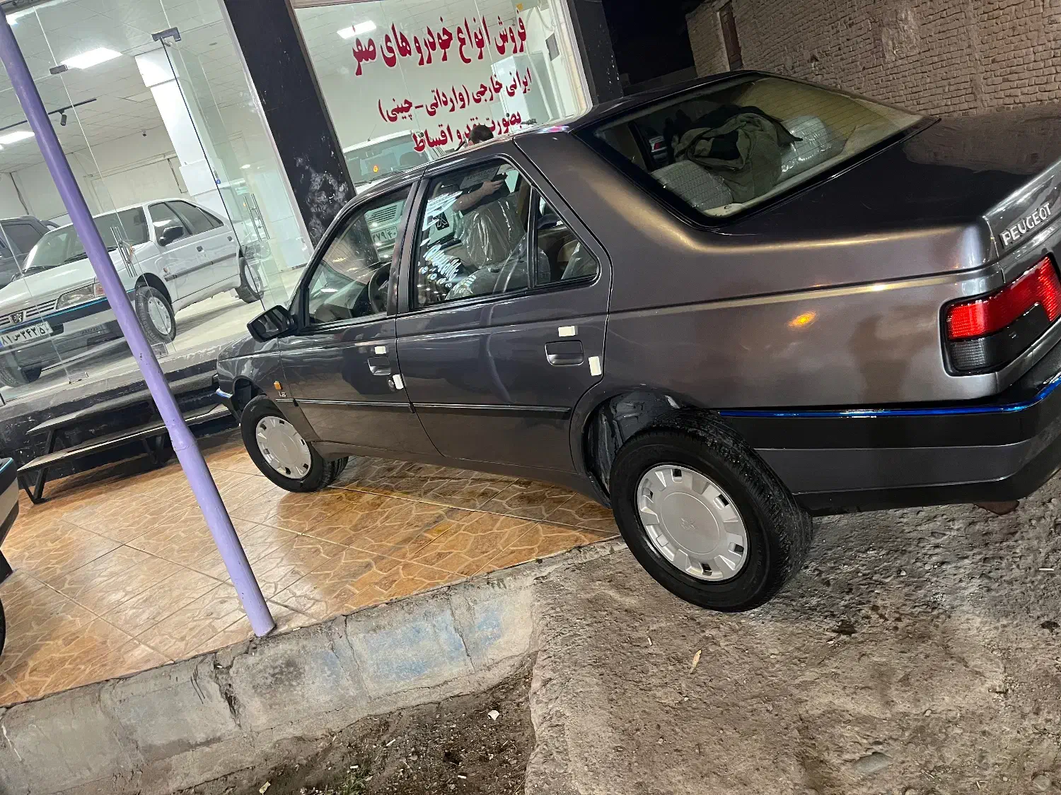 پژو ۴۰۵ درحد صفر|خودرو سواری و وانت|جیرفت, |دیوار