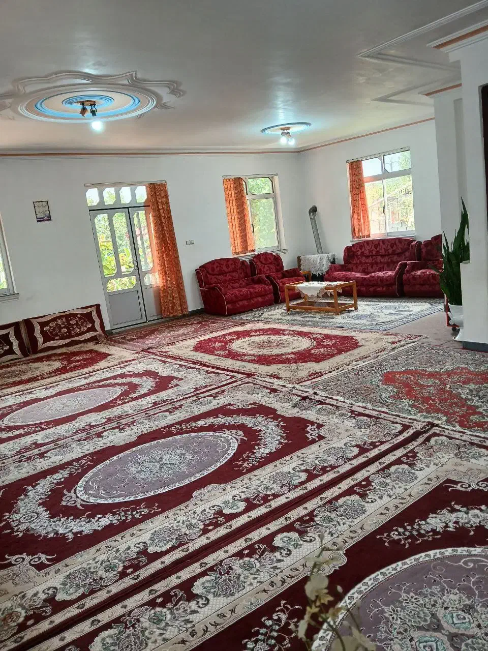 ویلاکوهستانی جنگلی با ویو باز|اجارهٔ کوتاه‌مدت ویلا و باغ|ماسال, |دیوار
