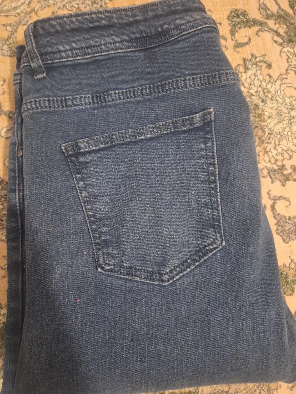 شلوار.|لباس|کرج, بنیاد|دیوار