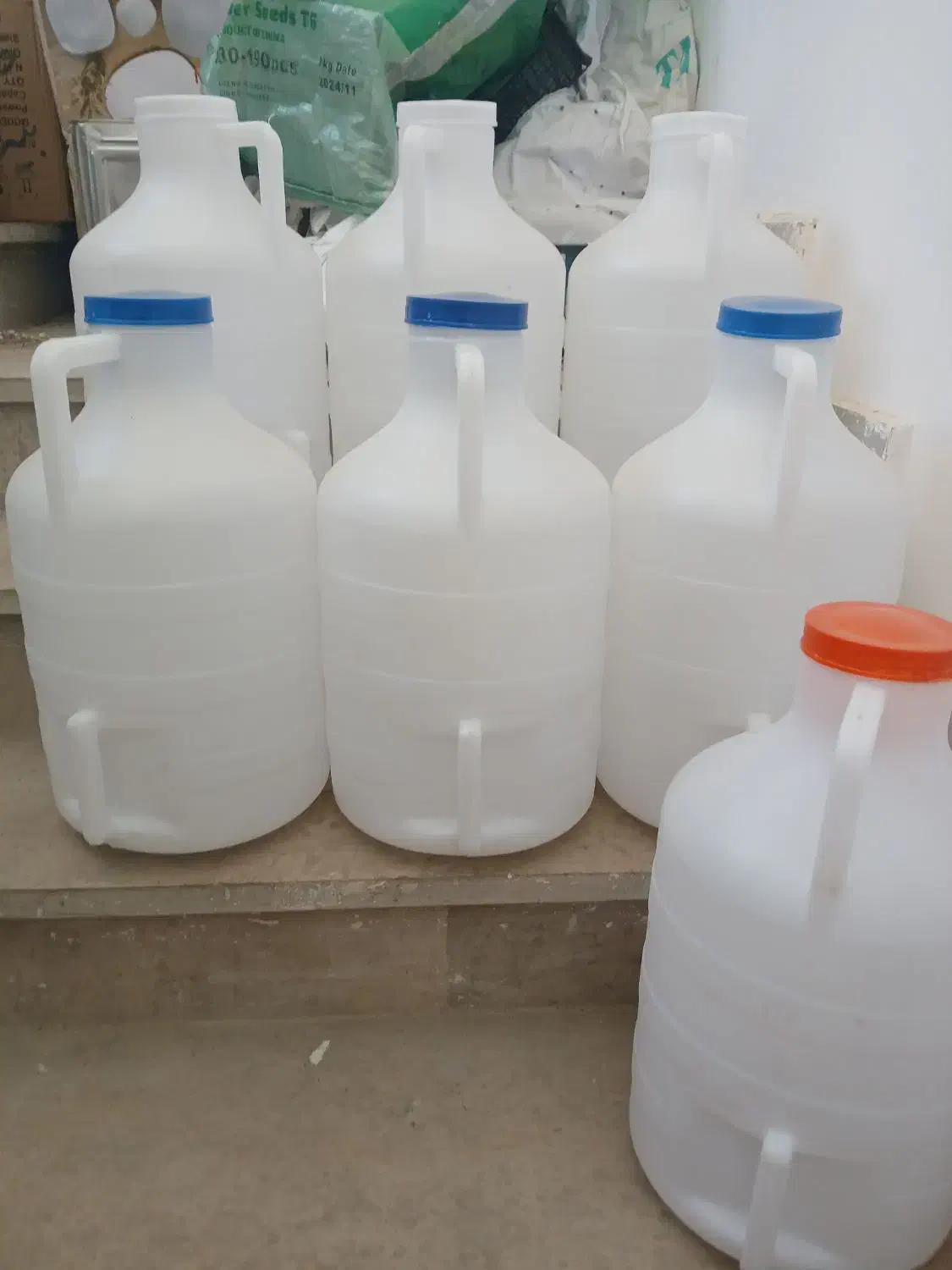 گالن ۲۰ لیتری|ظروف نگهدارنده، پلاستیکی، یکبارمصرف|بیرجند, |دیوار