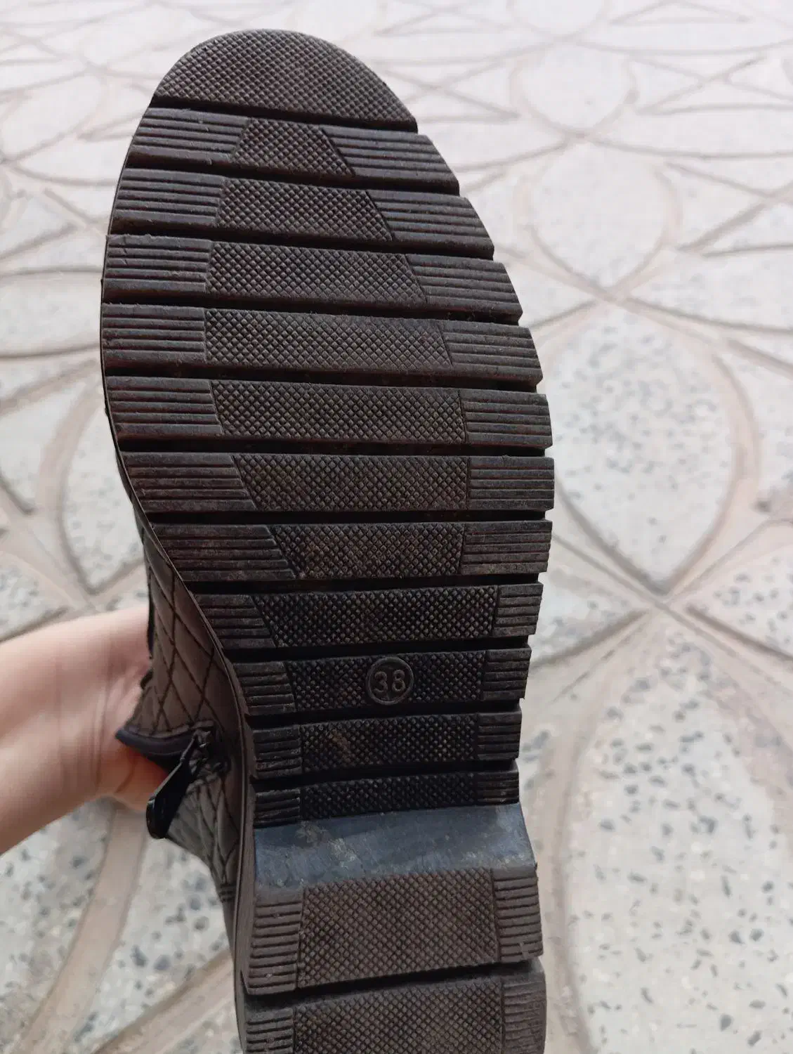 پوتین دخترانه شنل|کیف، کفش، کمربند|صحنه, |دیوار