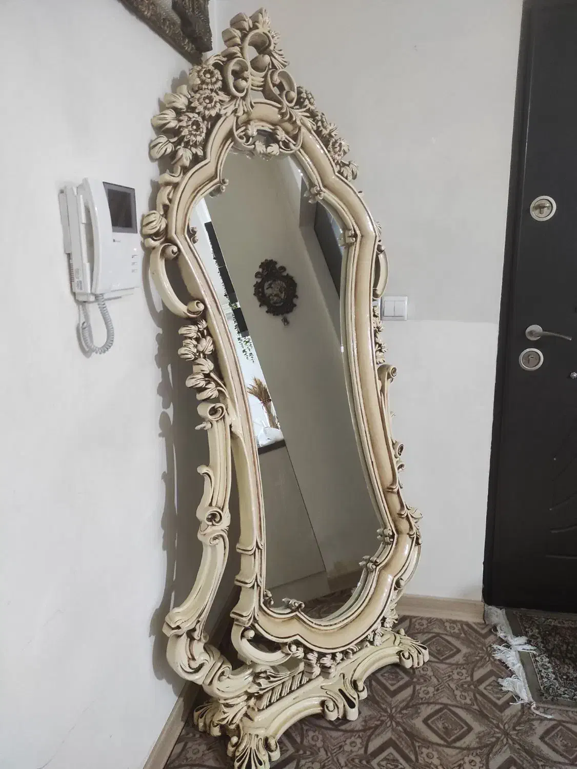 آینه قدی|آینه|دماوند, گیلاوند|دیوار