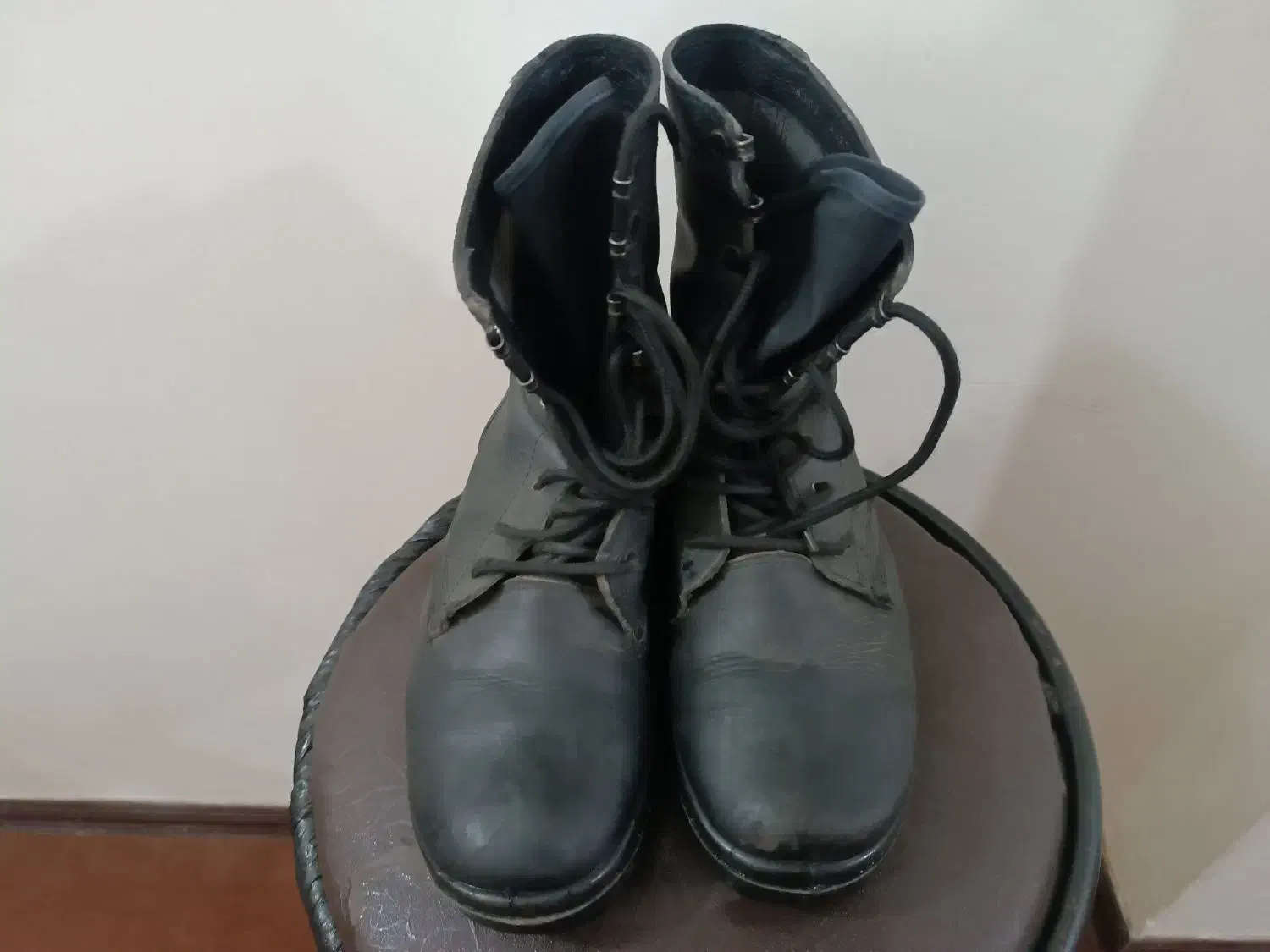 پوتین زنانه و مردانه|کیف، کفش، کمربند|صدرا-فارس, فاز ۱|دیوار