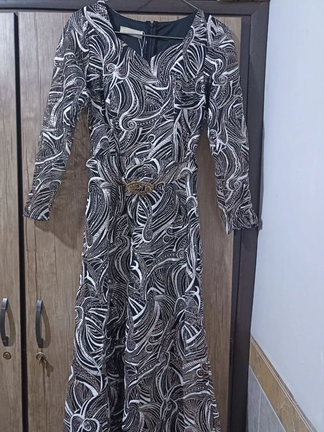 لباس مجلسی|لباس|بندر گناوه, |دیوار