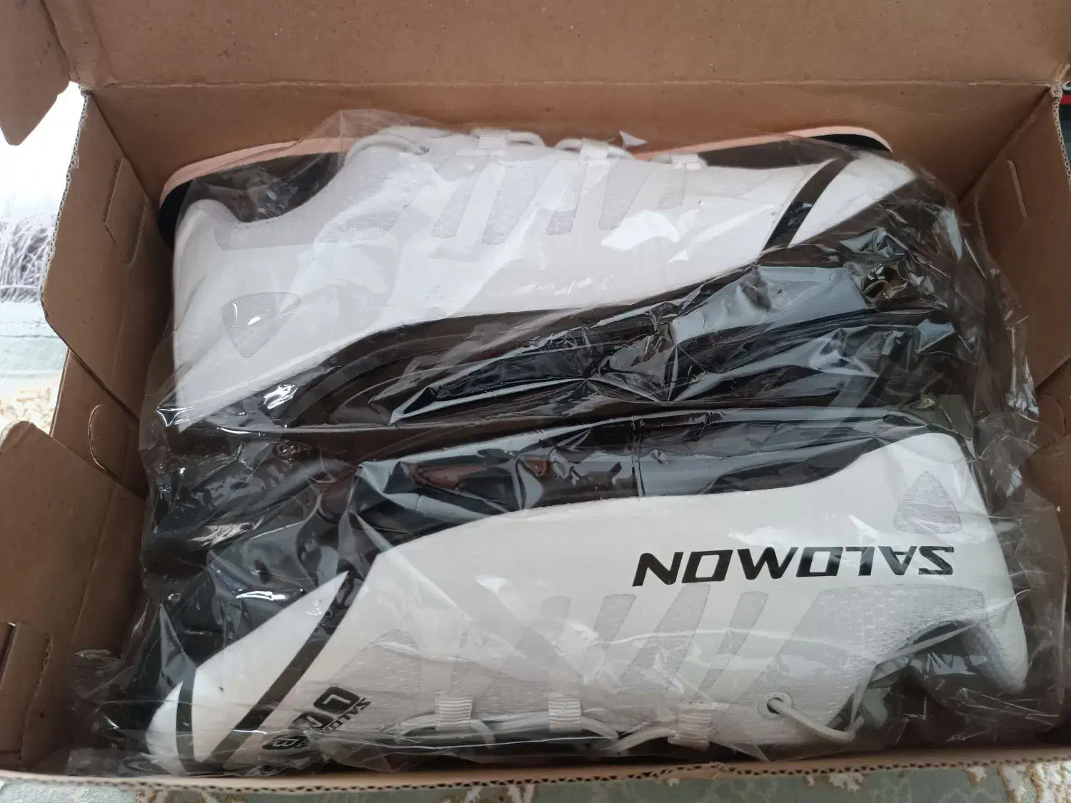 کفش اسپرت|کیف، کفش، کمربند|کنگاور, |دیوار