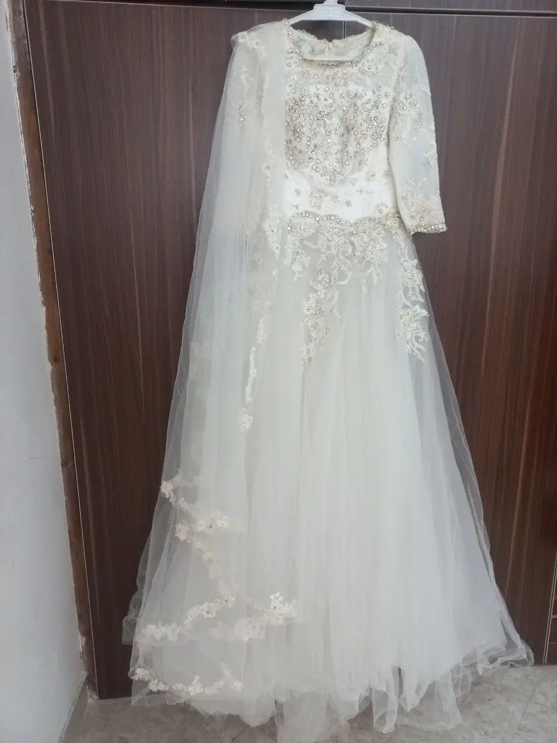 لباس عروس با شیفون دسته گل عروس یک تومنی|لباس|رشت, نظری|دیوار