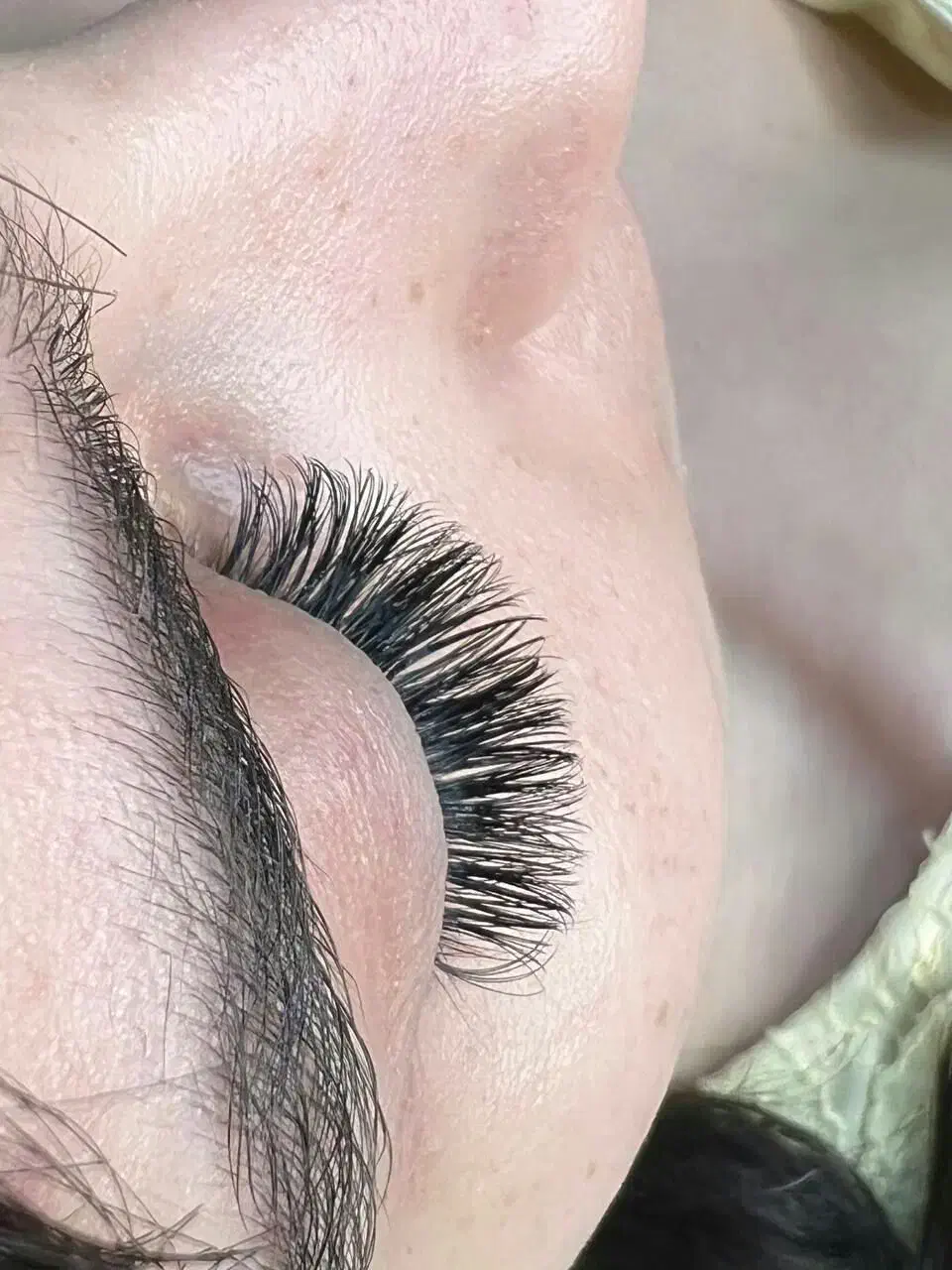اکستنشن مژه با مواد باکیفیت (برای نمونه کار)|خدمات آرایشگری و زیبایی|املش, |دیوار