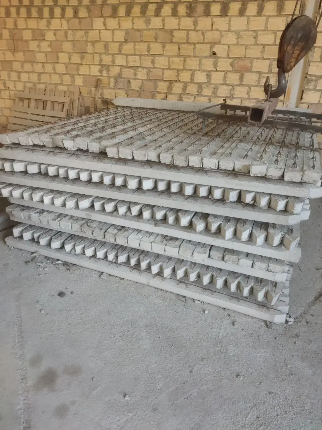 فروش تیر باغی|مصالح و تجهیزات ساختمان|شاهین دژ, |دیوار