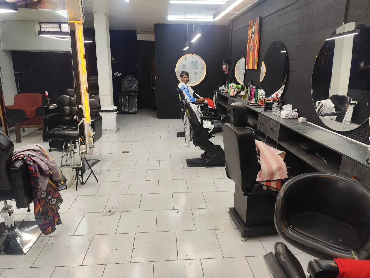 آرایشگر جهت اجاره صندلی|آرایشگاه و سالنهای زیبایی|اراک, |دیوار